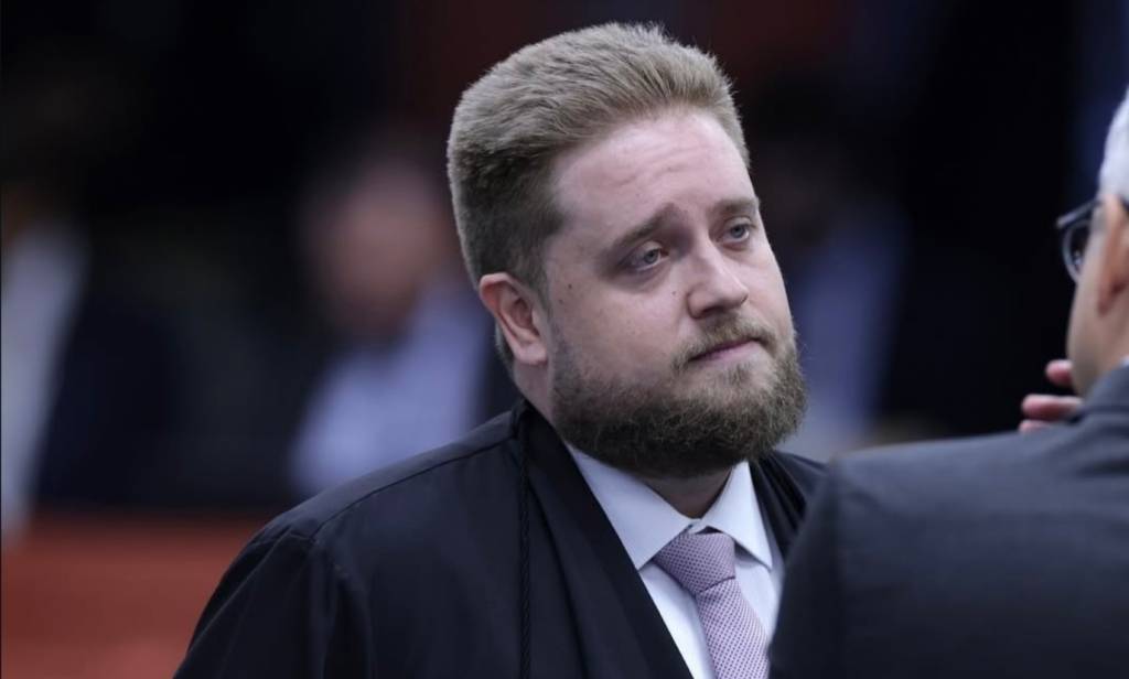 Viralizou! A declaração do advogado do General Heleno após voto de Fux