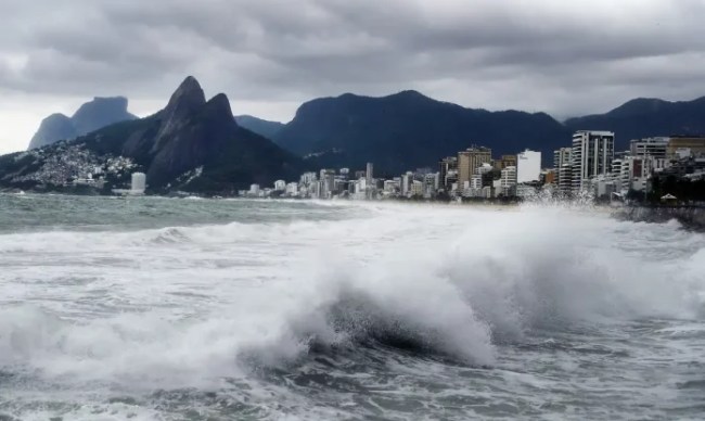 Episódios de ressaca aumentam 40% no litoral do Rio em um ano