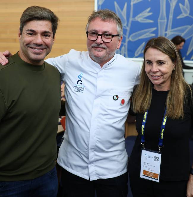 Felipe Bronze, o chef basco Andoni Luiz Aduriz (do Mugaritz), e Dani Maia
