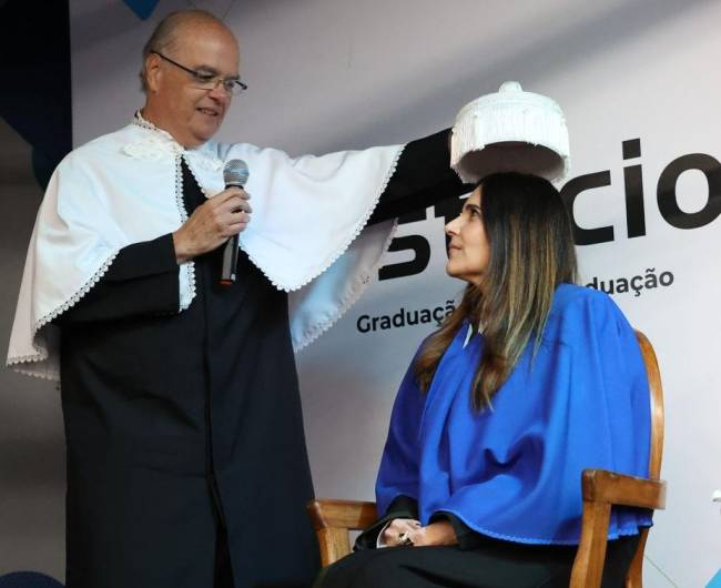 Cláudia Romano com Flávio Murilo, reitor da Estácio