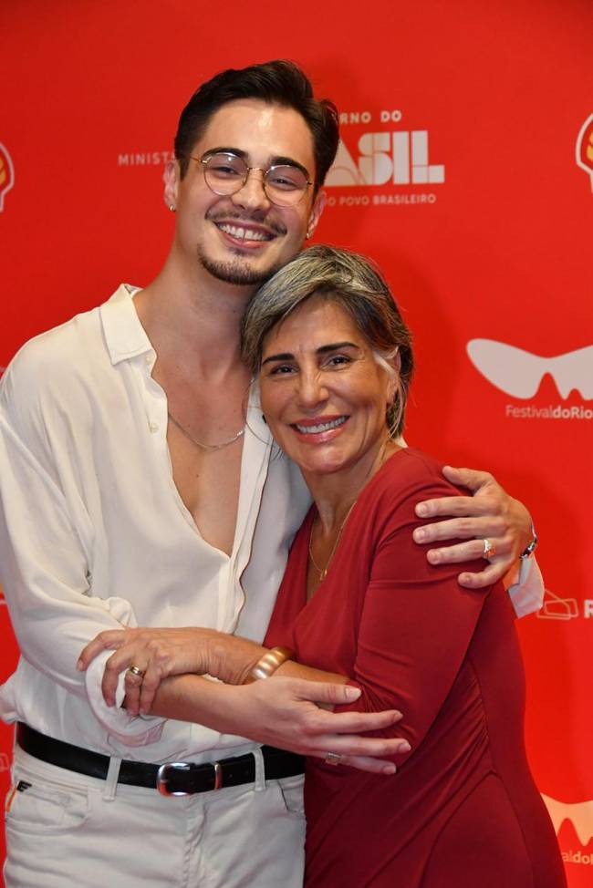 Danilo Mesquita e Glória Pires