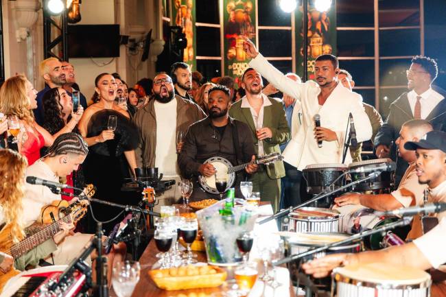 Roda de samba com Arlindinho e participaçao de Xamã e elenco