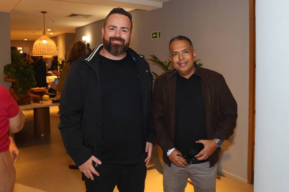 Vernissage Espelhos do Brasil Vernissage Espelhos do Brasil