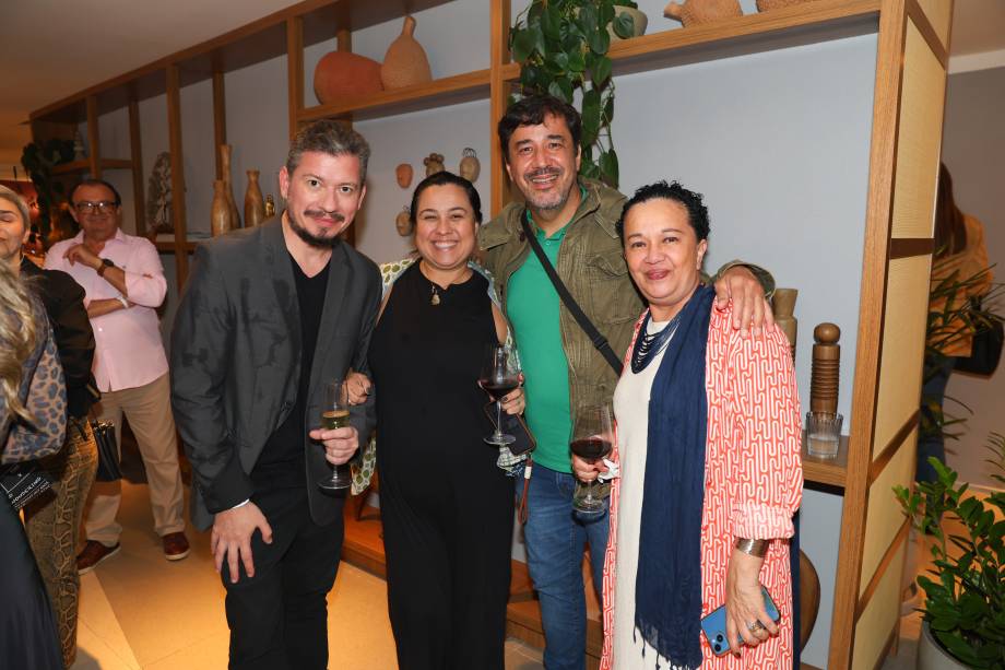 Vernissage Espelhos do Brasil Vernissage Espelhos do Brasil