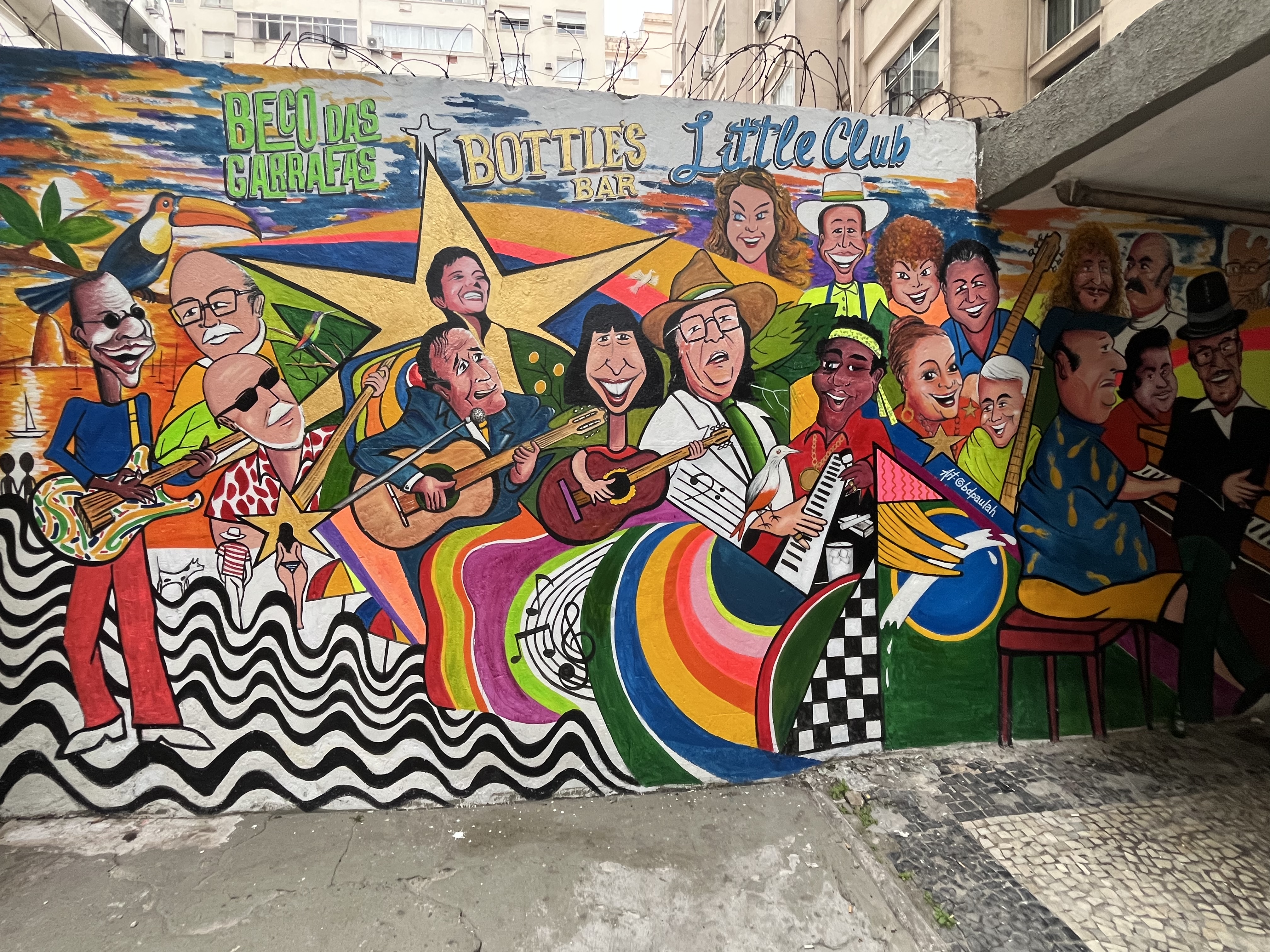 Rafael Bokor: de Elis a Tom, mural celebra MPB no Beco das Garrafas