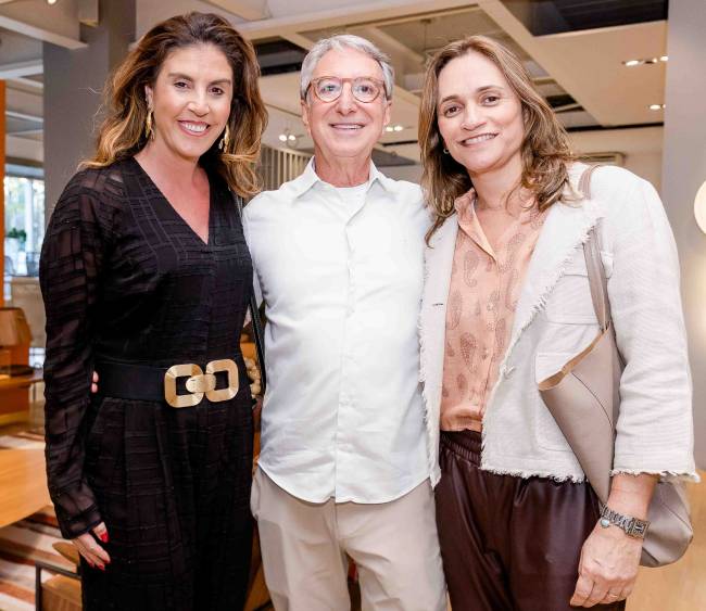 Lara Brotas, Salomão Crosnan e Gabriela Indio da Costa