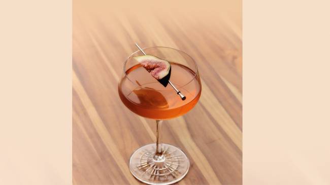 Elegância nos balcões: os drinques clarificados vieram para ficar