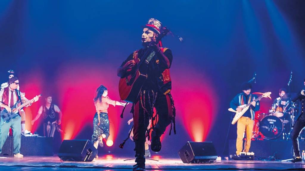 Teatro Mágico promove Reencontro com cariocas na próxima semana