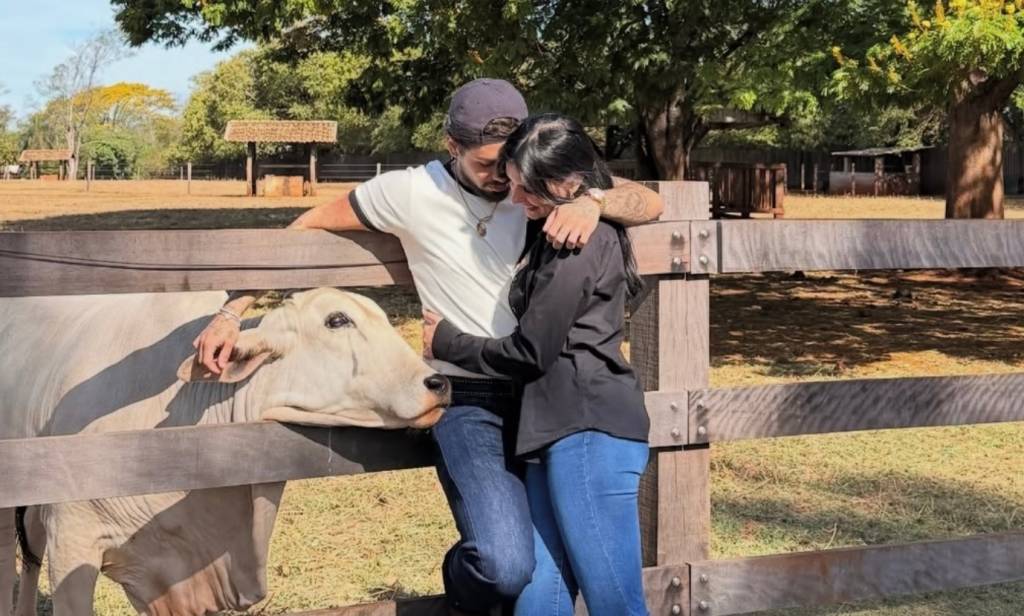 Ana Castela e Zé Felipe assumem namoro nas redes sociais