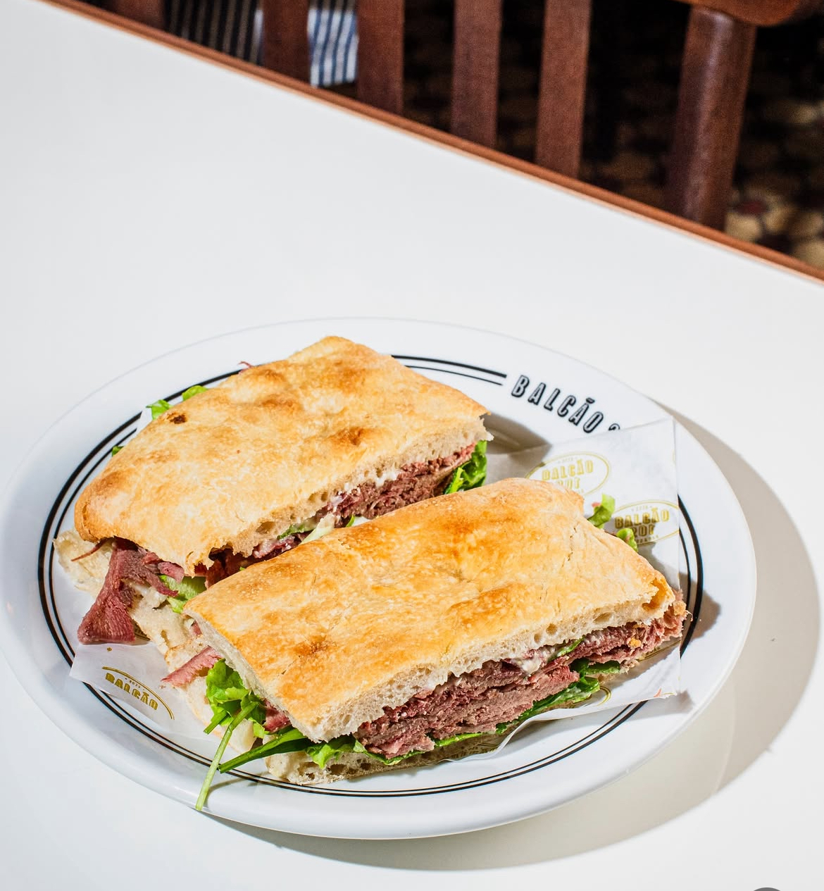 Balc&atilde;o 201: p&atilde;o schiacciata d&aacute; vida aos sandu&iacute;ches da casa