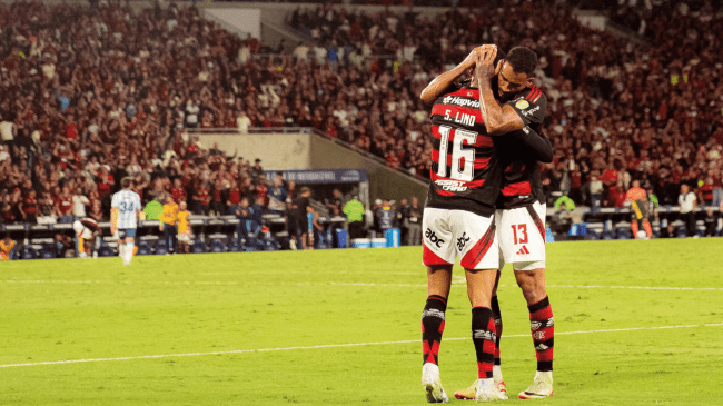 Flamengo faz 130 anos distribuindo prosperidade dentro e fora de campo