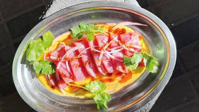 Leves e frescos: pedidas com peixes crus para o tempo quente