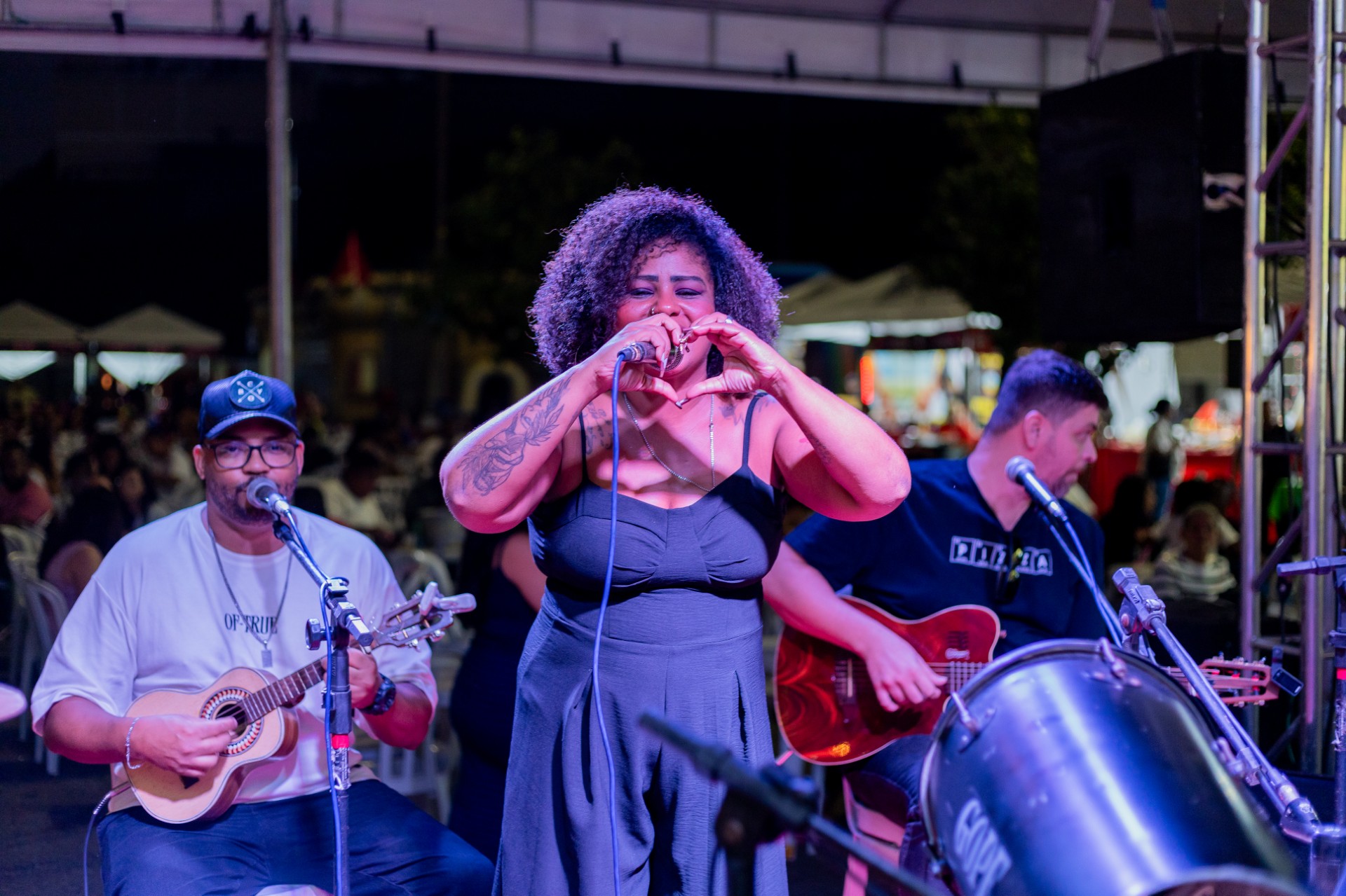 Caxias Shopping: o samba d&aacute; o tom musical do evento no estacionamento