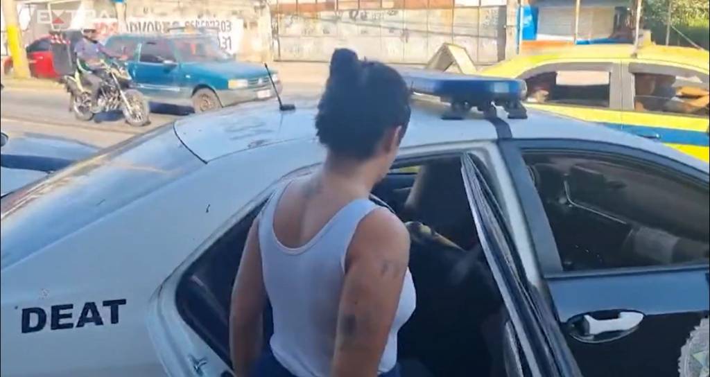 Polícia prende a última mulher responsável por dopar turistas britânicos