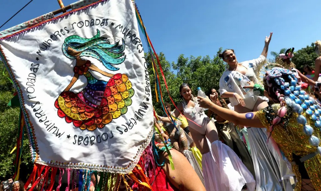 Rio abre Carnaval não oficial com setenta blocos no domingo (4)