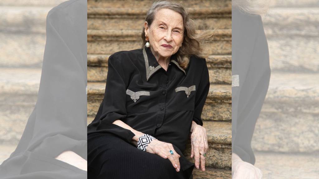 Anna Bella Geiger trabalha até de madrugada: “Tenho que enfrentar a obra”