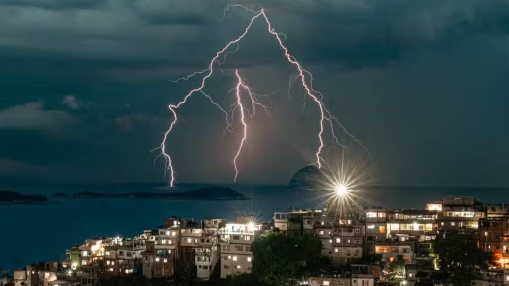 As imagens impressionantes da tempestade de raios no Vidigal