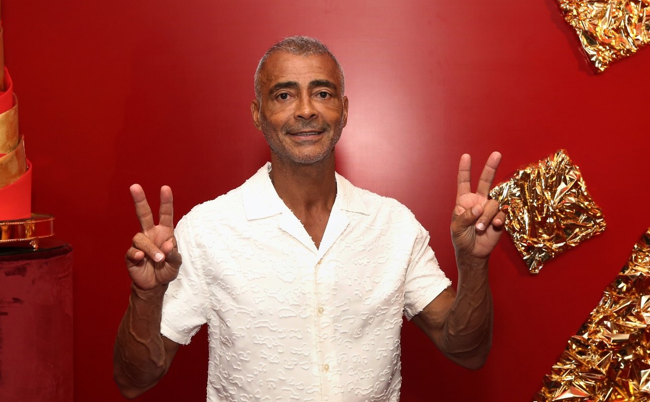 Romário que providencie banho de sal grosso: vizinhos revoltados (vídeo)