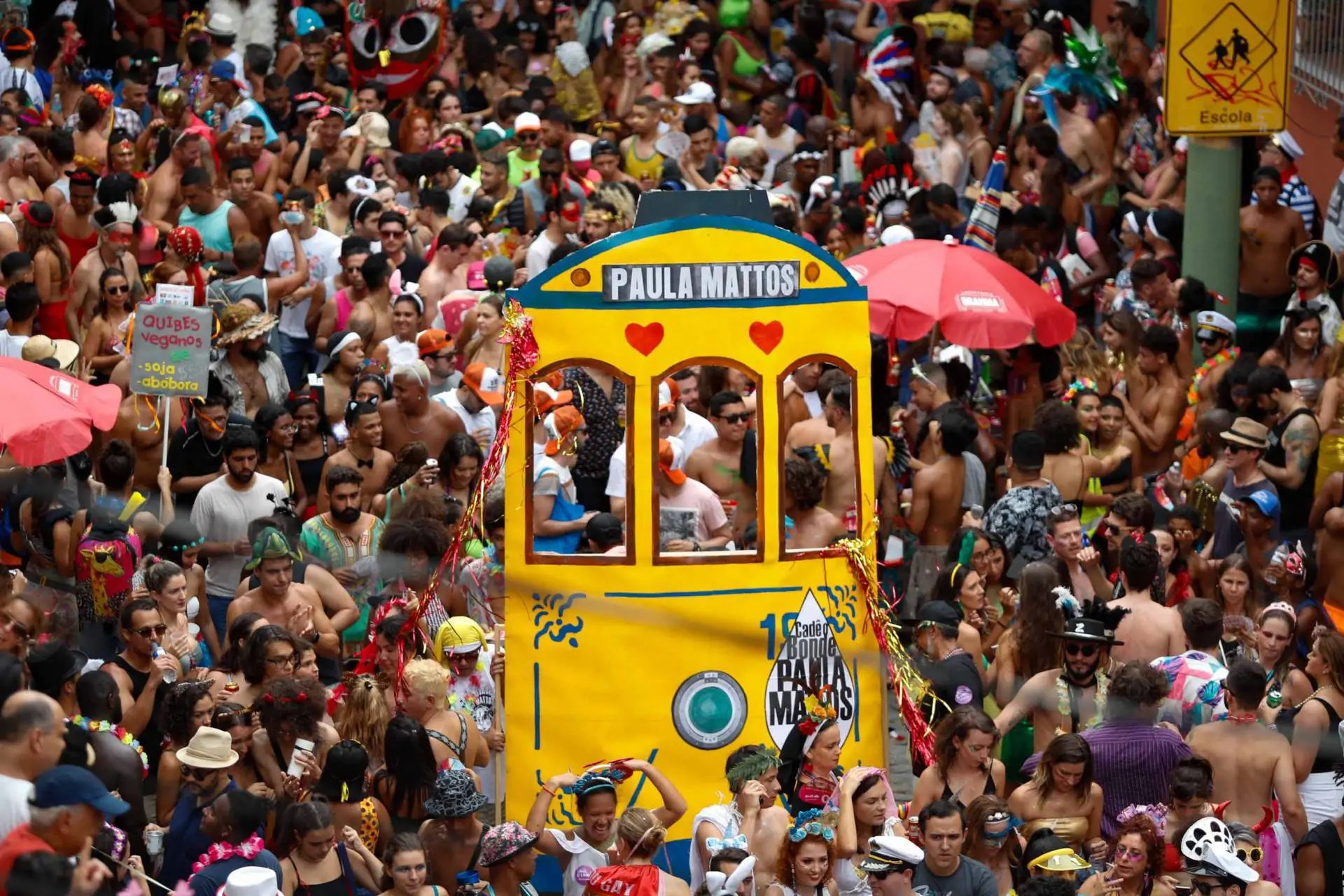 Do Cordão do Boitatá ao Gigantes do Lira, os blocos do fim de semana