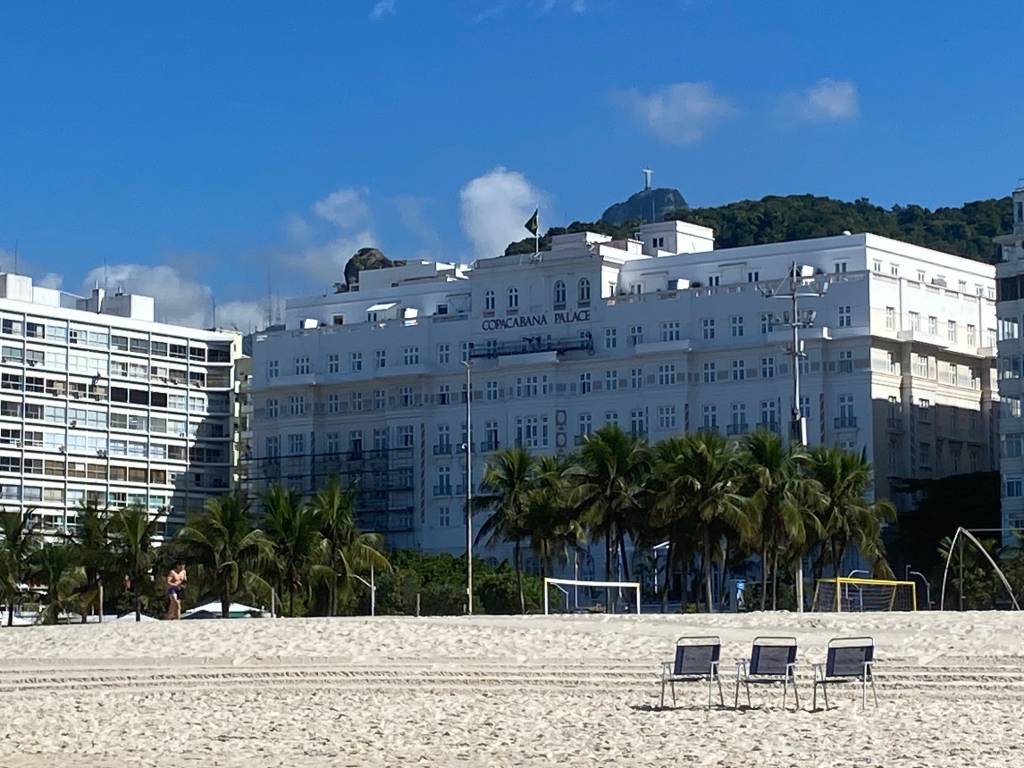Copacabana além da praia: arquitetura,turismo e tradição no Rio de Janeiro