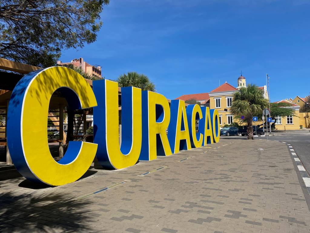 Tudo azul: sabor caribenho em ilha paradisíaca