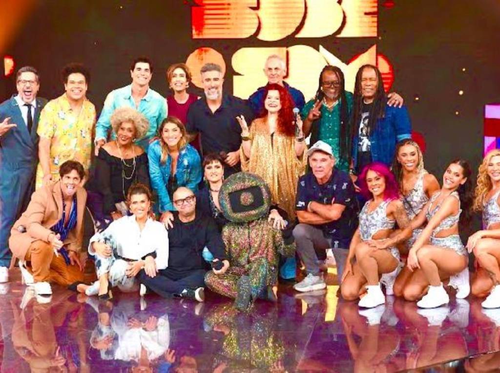 Cada vez mais o tempo nos prega uma peça, quiçá um musical