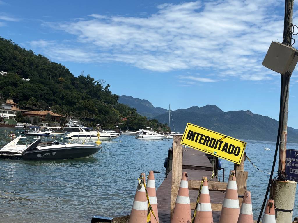 Píer interditado no Portogalo, em Angra: “Esse conserto eu não pago”