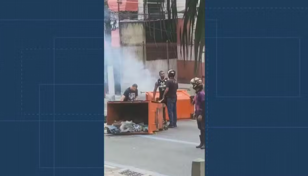 Entregadores protestam após discussão entre moradora e motoboy na Zona Norte