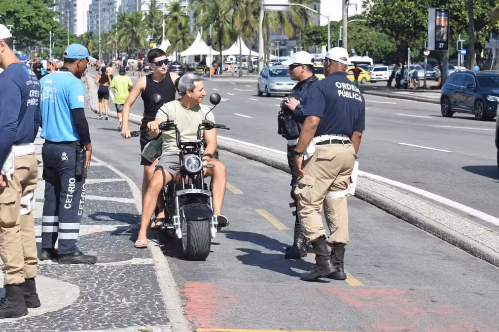 Quase 2000 pessoas são paradas em ‘blitz’ das ciclovias