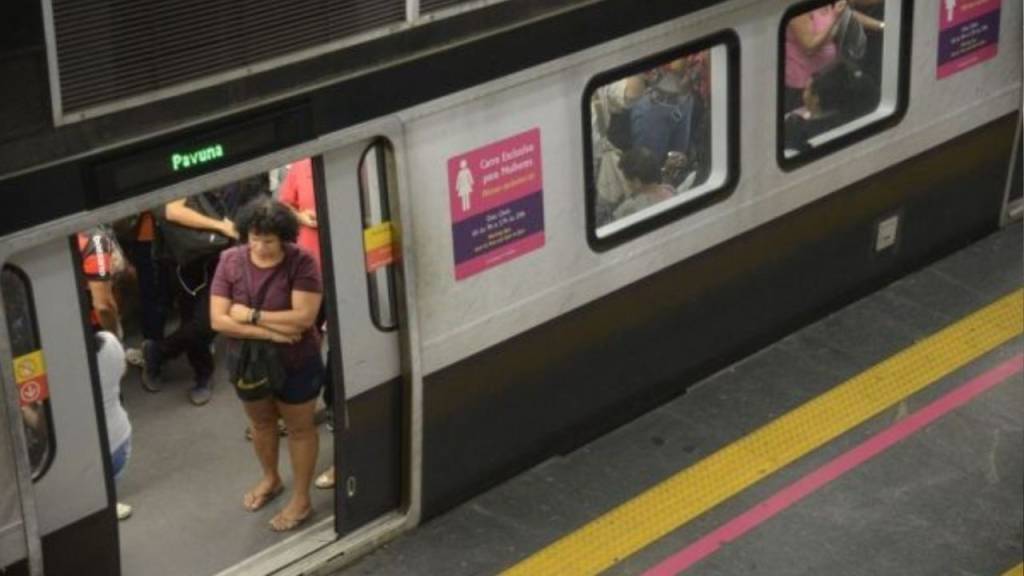 Homens que usarem vagão feminino em trens e metrô poderão ser multados