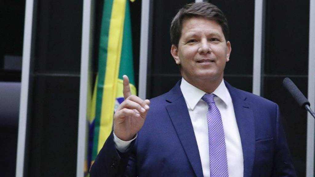 Mário Frias tem 48 horas para explicar ao STF por que viajou ao Bahrein