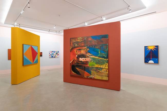 Morar na Cor: coletiva re&uacute;ne obras de Adriana Varej&atilde;o, Abraham Palatnik, Luiz Zerbini e outros