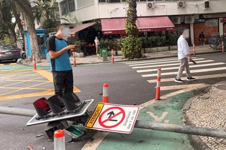 poste-fere-pedestre-copacabana