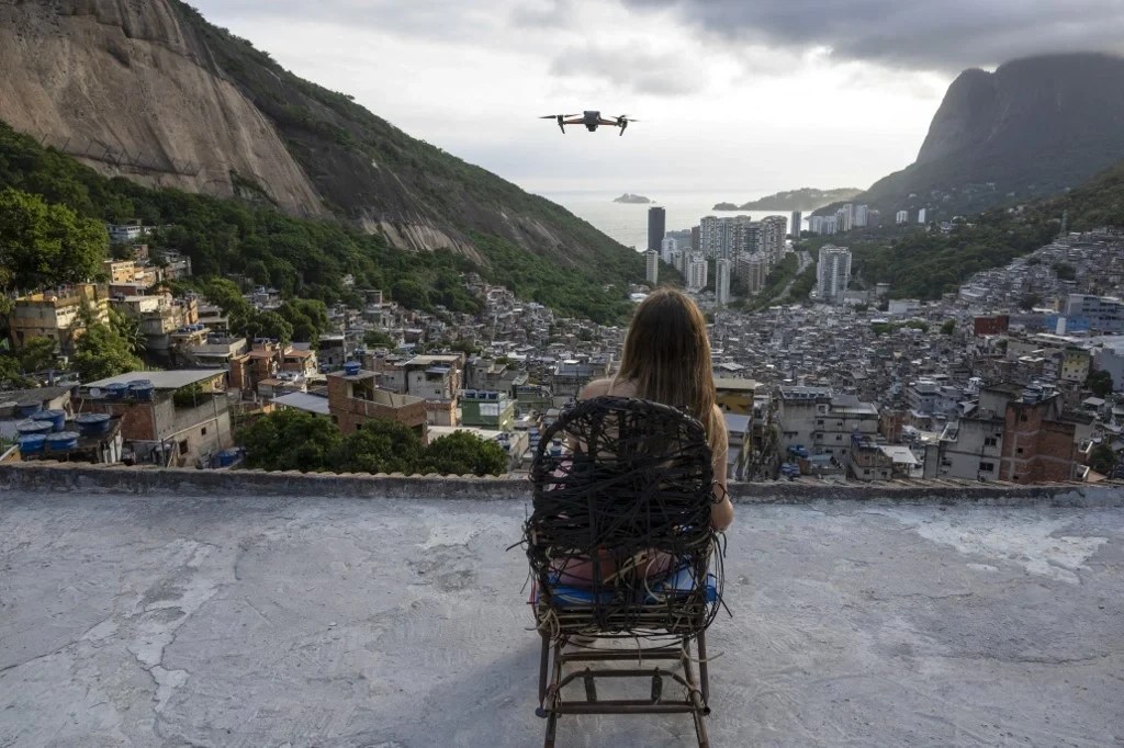 Da favela para o mercado: curso gratuito de drone