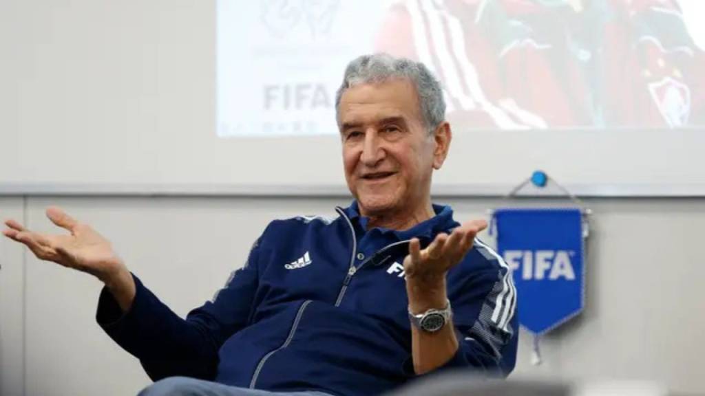 Parreira, ex-técnico da Seleção, tem leve melhora, mas estado é grave