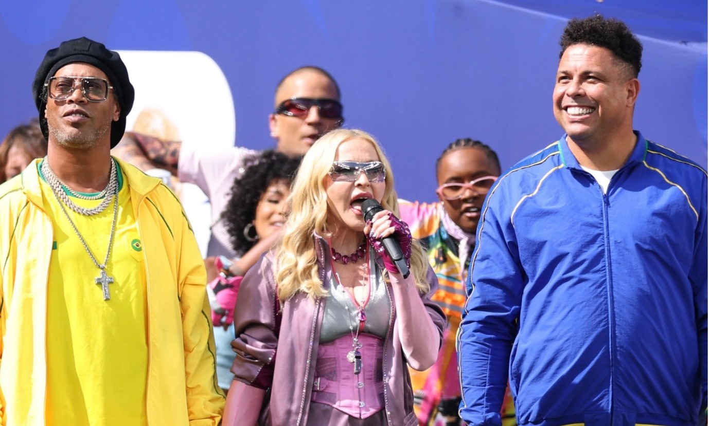 Os bastidores da presença dos Ronaldos na apresentação de Madonna na Copa