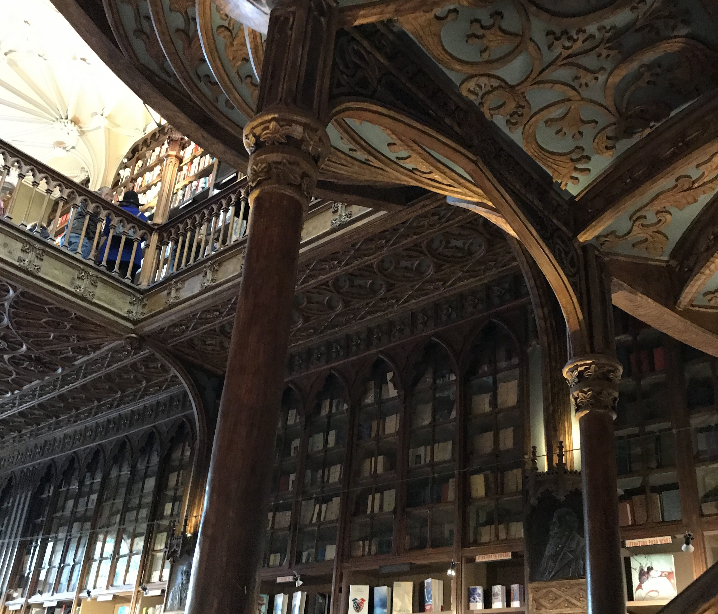 Turismo literário: conheça livrarias históricas para visitar pelo mundo