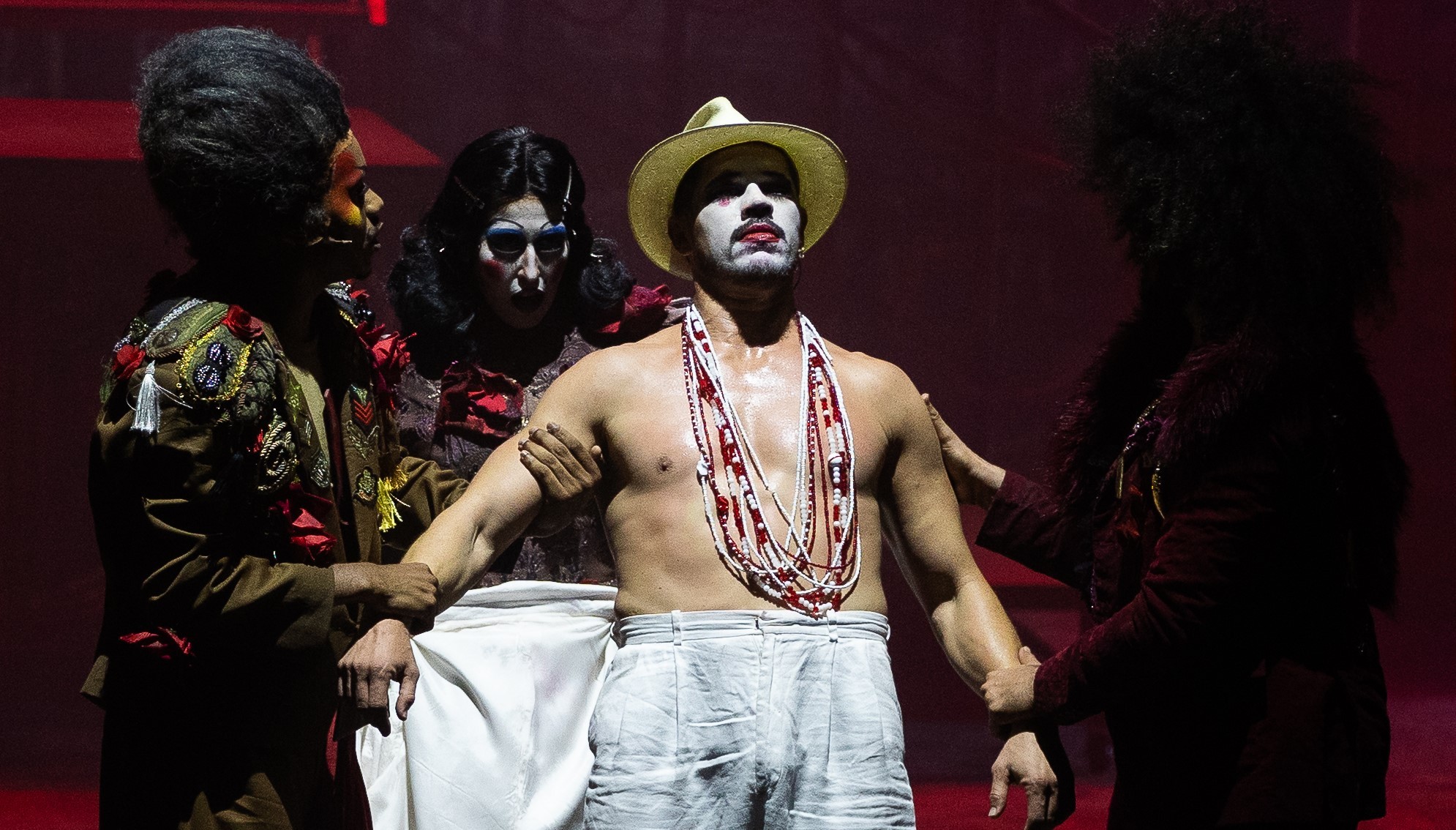 Ópera do Malandro: a polarização chegou à porta do teatro. Misericórdia! 