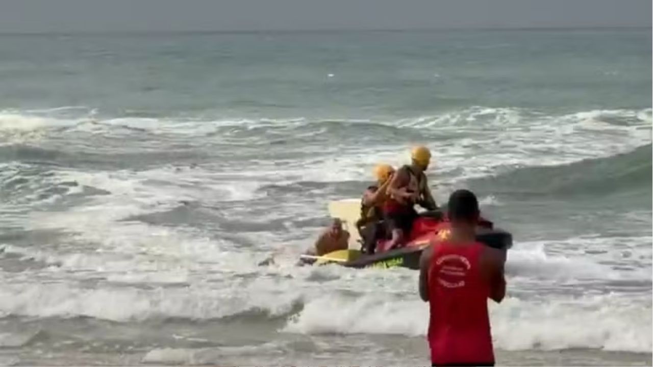Rajadas de vento arrastam banhistas no mar da Barra; veja a previsão