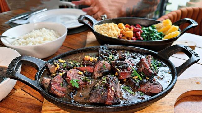 Chorinho, jazz e feijoada animam o domingo em dois restaurantes
