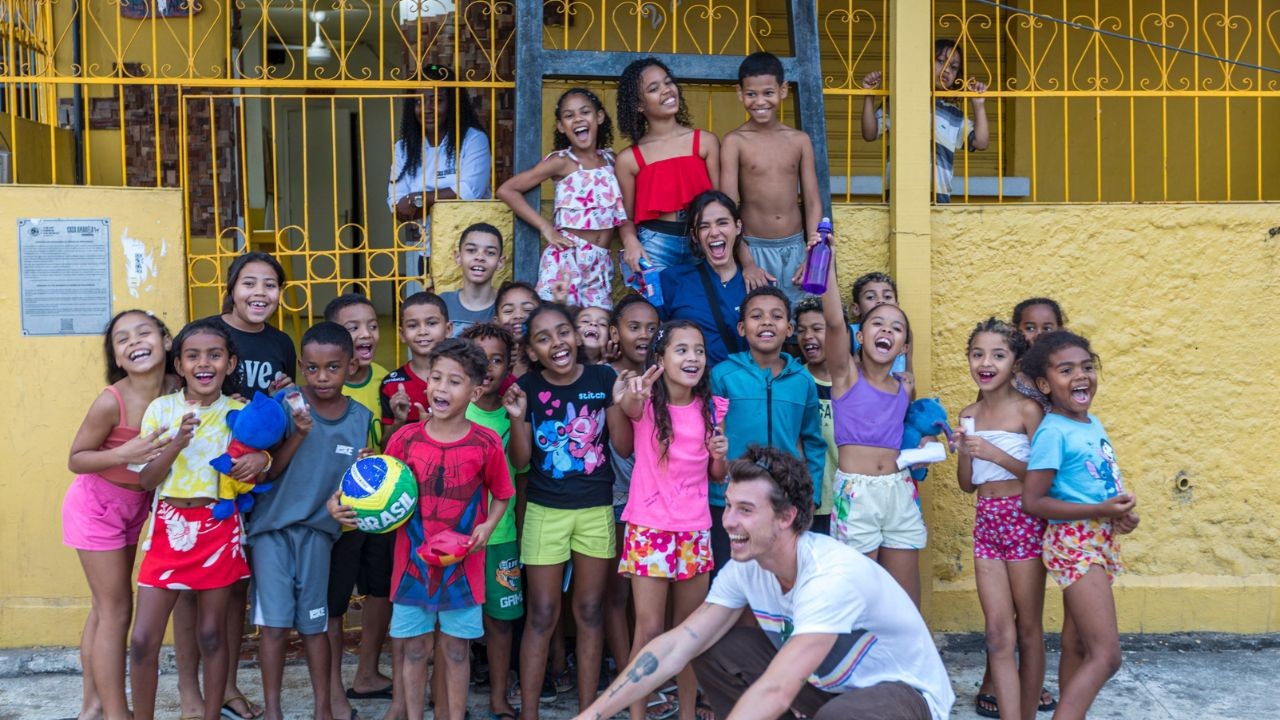 Shawn e Marquezine: o que é o projeto na Providência visitado pelo casal
