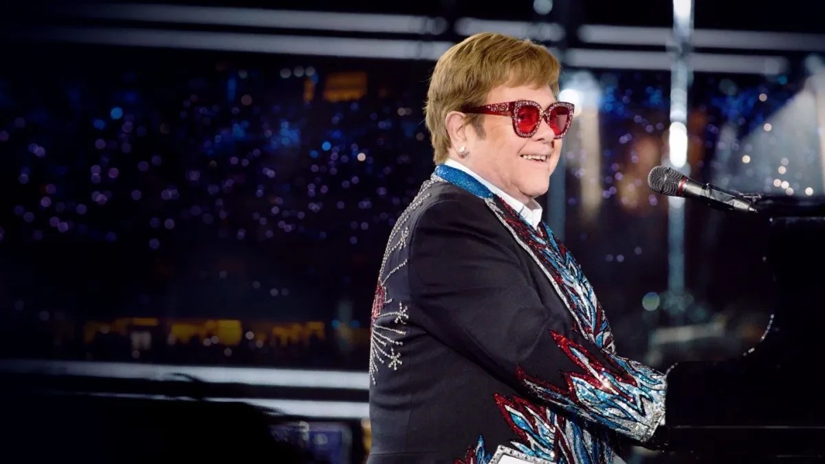 Elton John manda recado aos fãs brasileiros antes de show no Rock in Rio