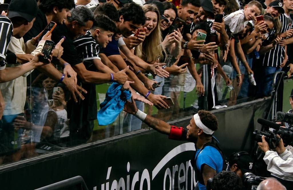 NEYMAR E MENINO – REPRODUÇÃO
