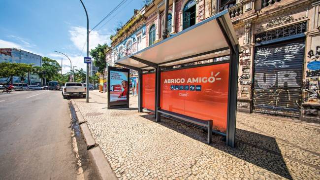 Em boa companhia: Abrigo Amigo soma 6 000 acionamentos em pontos de ônibus