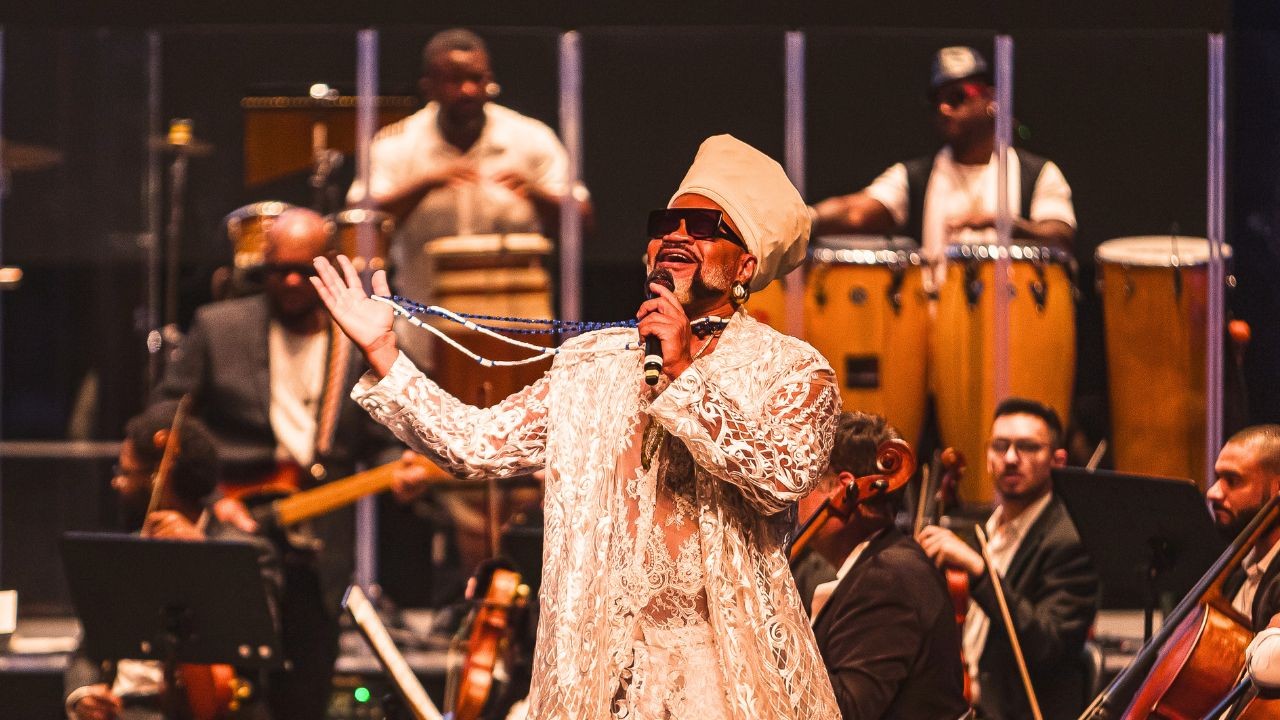 Grátis! Carlinhos Brown toca com a Orquestra Ouro Preto na Praça Mauá